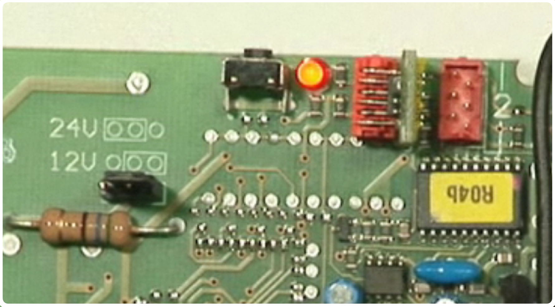 LA diode du r�cepteur s'allume quand il est pr�t � enregistrer la t�l�commande